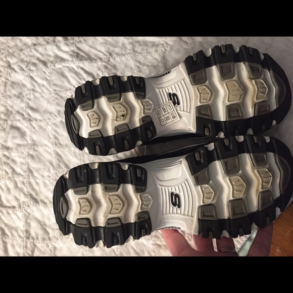 Sketchers D’Lites US Size 8 Black EUC - Picture 4 of 4